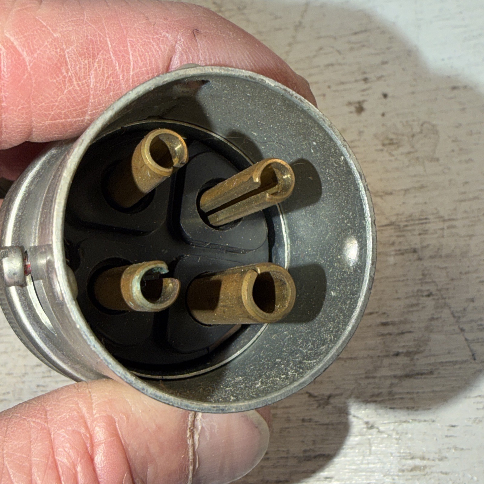 NOS Russellstoll Ever-Lok Thomas & Betts Ever-Lok Locking Electrical Plug 8018