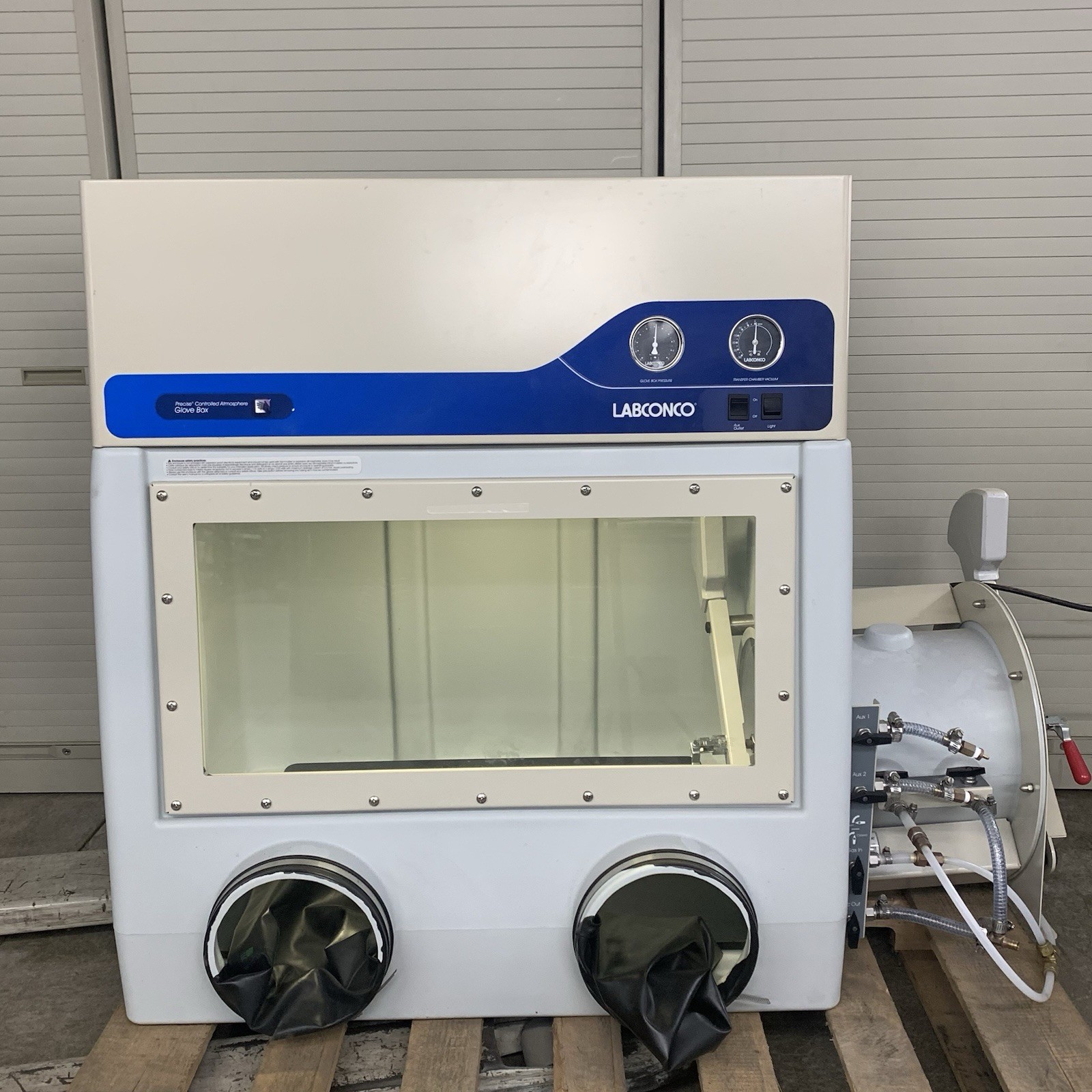 Labconco Controlled Atmosphere Glove Box 5220100 No Controller Broken Gloves