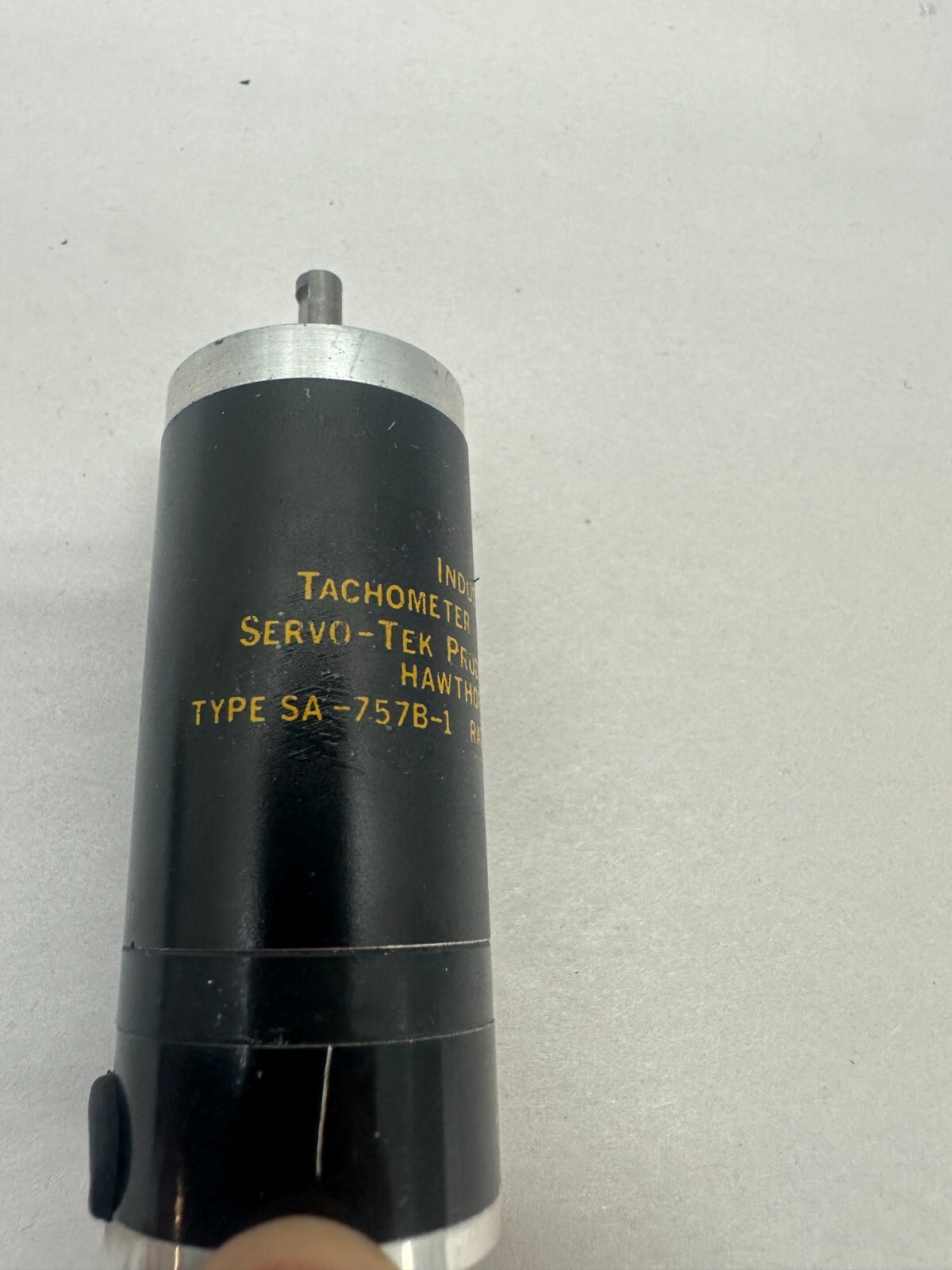 Servo-Tek SA-757B-1 Industrial Tachometer Generator, 1000RPM, 20.8V