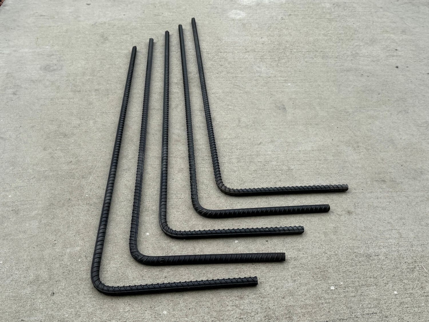 Sandbaggy 30″ L-Shaped Rebar Stakes – Pre Bent – 1/2″ Diameter (#4 Rebar)