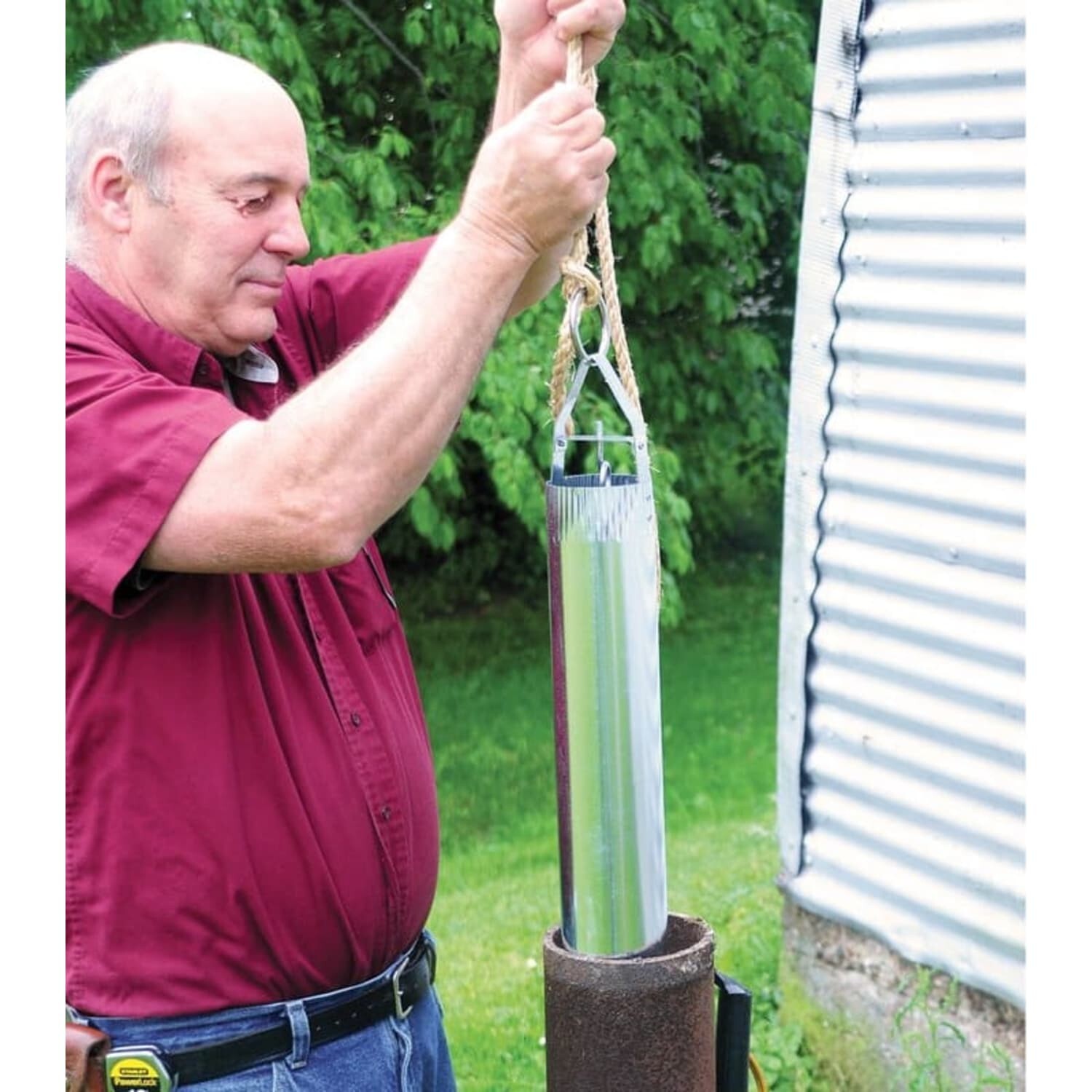 Lehman’s Amish-Made Galvanized Well Bucket Gets Water in an Emergency 1.9 Gallon