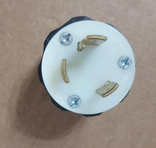 NEW Leviton 2621-CS 250 VAC, 30 A, 0.52 to 0.93″ Cord Locking Plug Free Ship