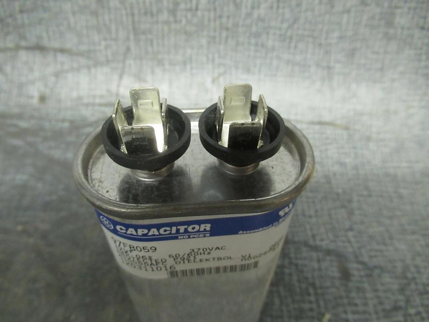 GENERAL ELECTRIC DIELEKTROL VI CAPACITOR 97F8059 10uF 370VAC 50/60 HZ GE