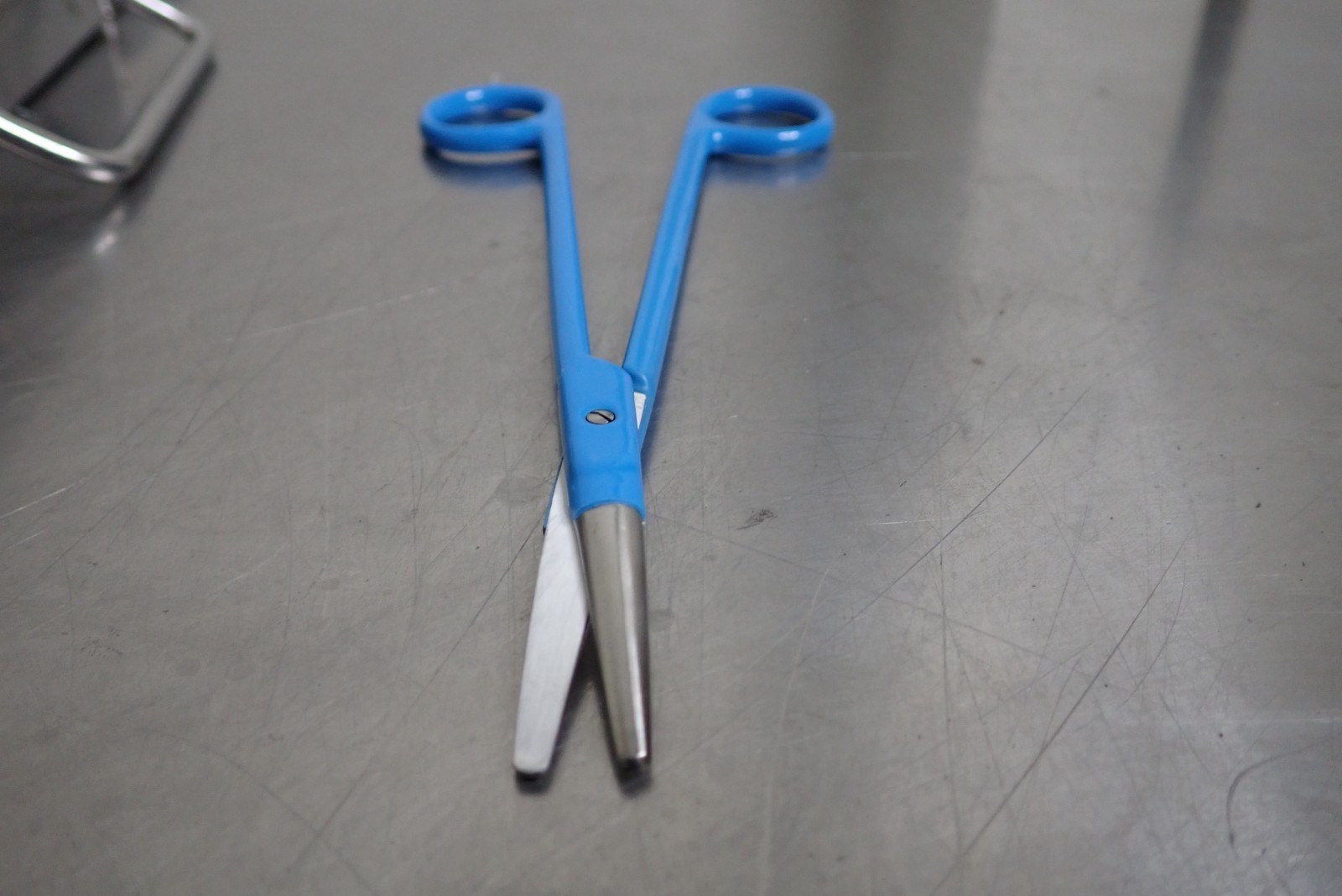 ASSI ASSI.BPS18233 Bipolar Scissors 18 cm Curved w/ Cord & V. Mueller Case