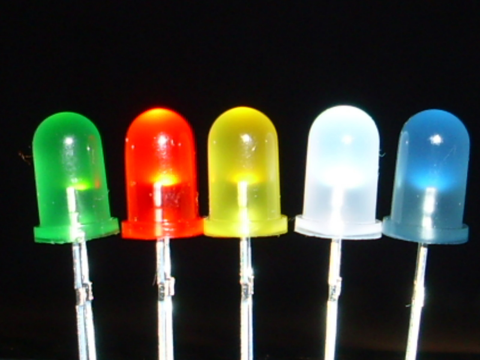 LED Sortiment 10 Stück je Einheit Farbe wählbar / Leuchtdioden diffus 3mm rund