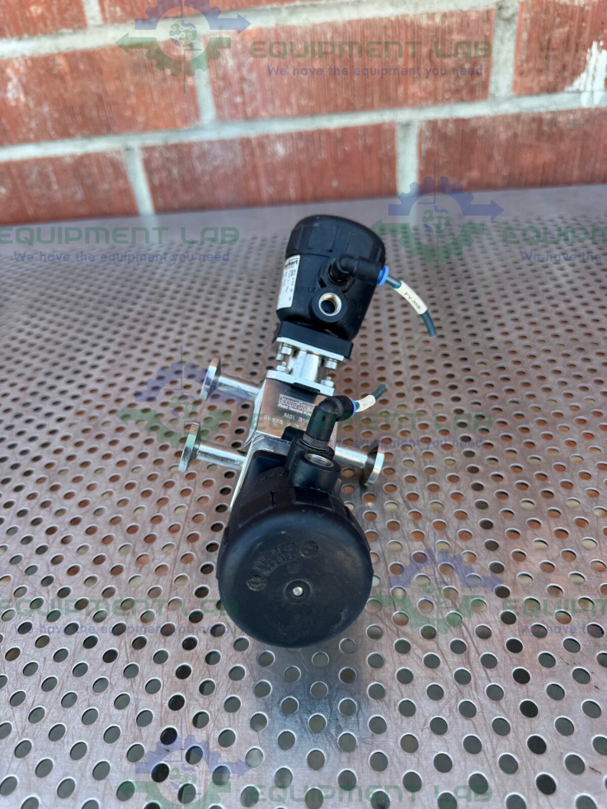 2 Burkert 2031 A 8.0 00 00 0000 3-Way Pneumatic Solenoid Valve