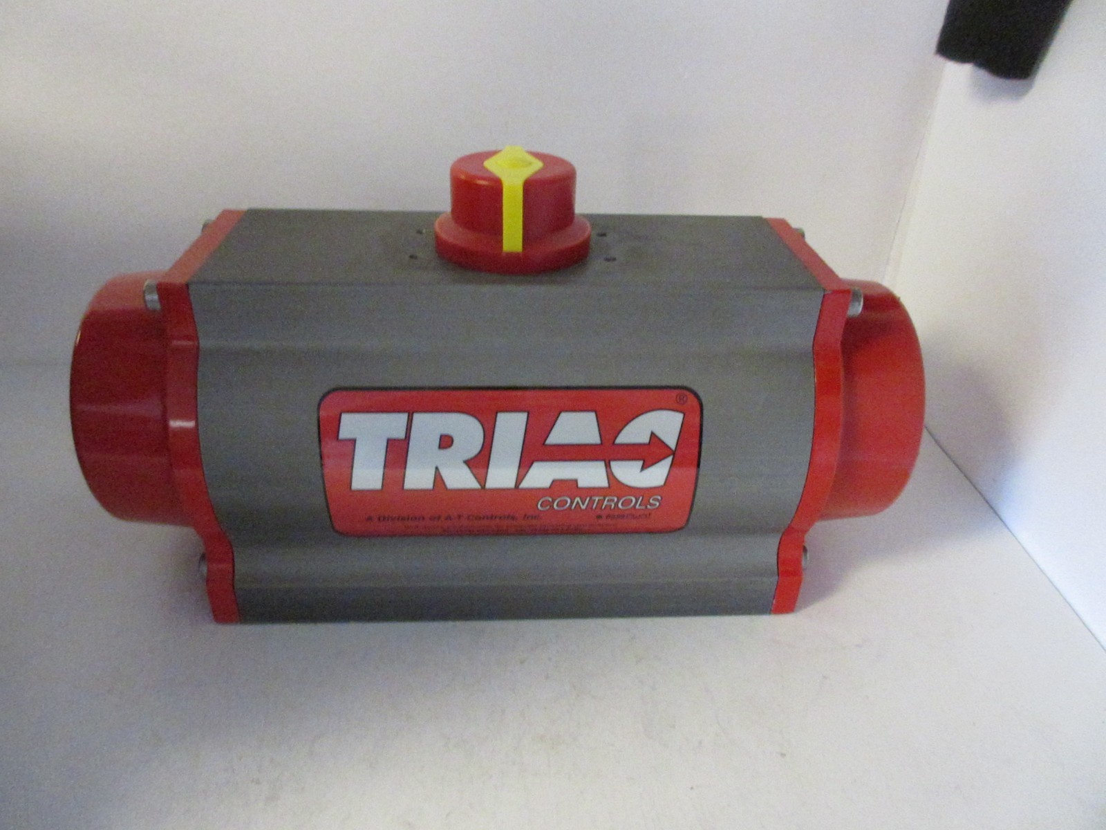 TRIAC CONTROLS 2N301DA 10″ DOUBLE ACTING RACK & PINION ACTUATOR NEW