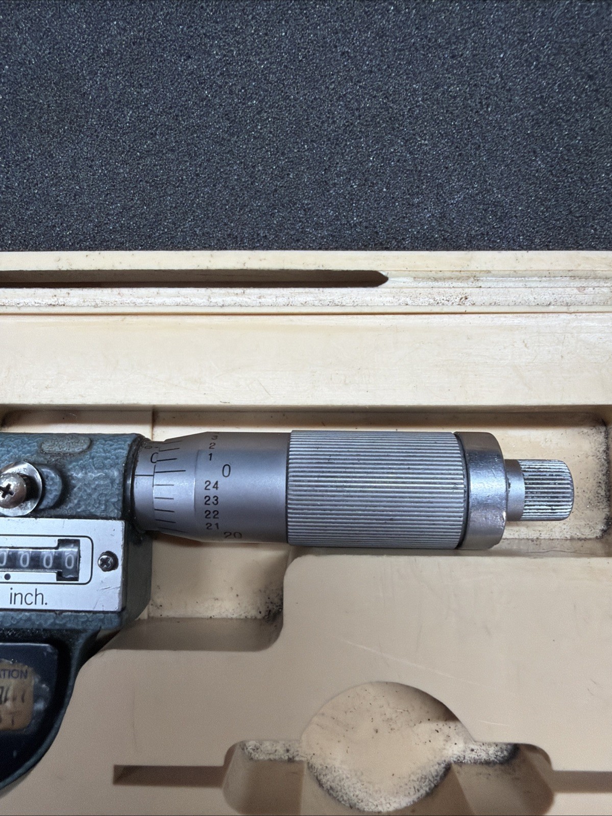 Mitutoyo 193-211 Outside Micrometer 0-1″ .0001″ Mechanical Counter