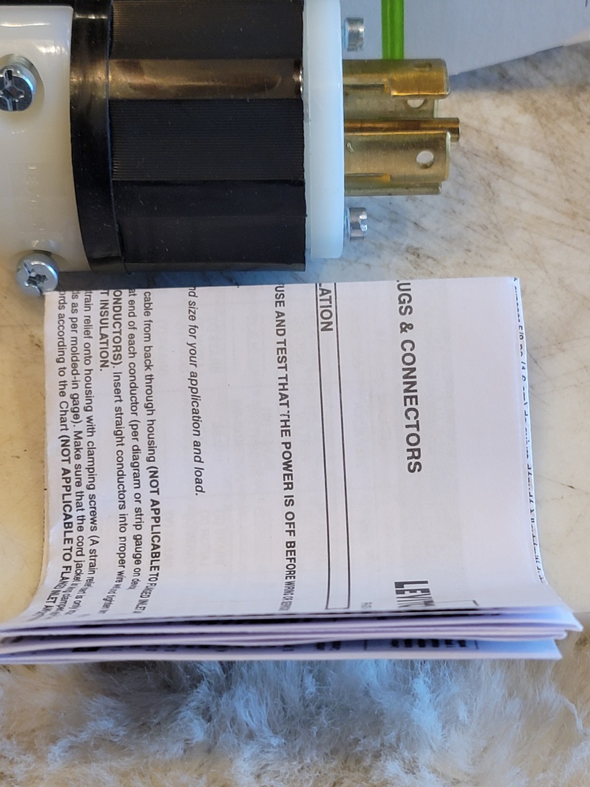 LEVITON 2811 30-AMP 120/208V 4-POLE, 5-WIRE, LOCKING PLUG GROUNDING