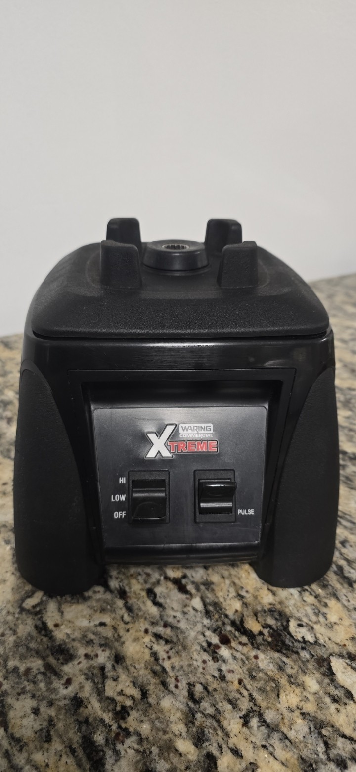 Waring MX1000XTX Commercial Blender 3.5 HP 64 oz Manufactured December 07-2024.