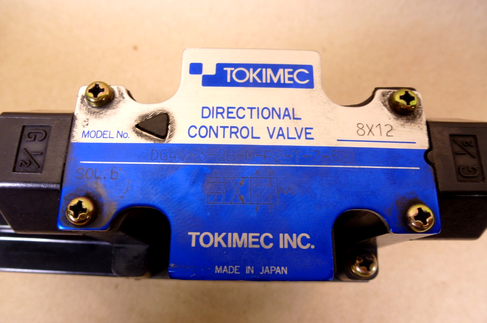 Tokimec DG4V-3-2B-M-P2-T-7-52 Hydraulic Directional Control Valve (New Surplus)
