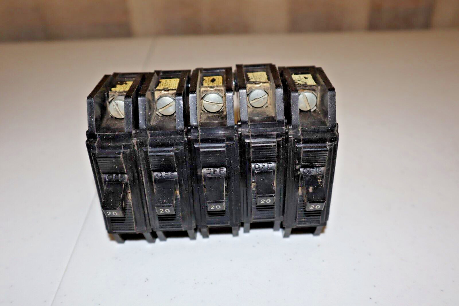 Federal Pacific Electric 112020 20 amp 1-Pole Breaker Lot of 5