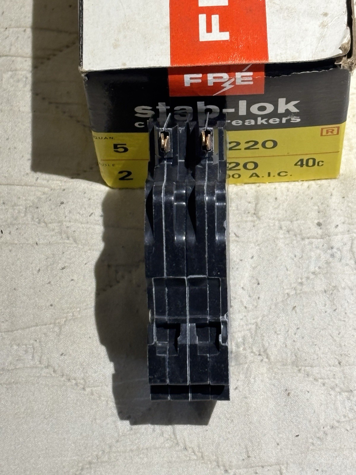 BRAND NEW FEDERAL PACIFIC FPE0220 20 AMP 2 POLE THIN CIRCUIT BREAKER STAB-LOK