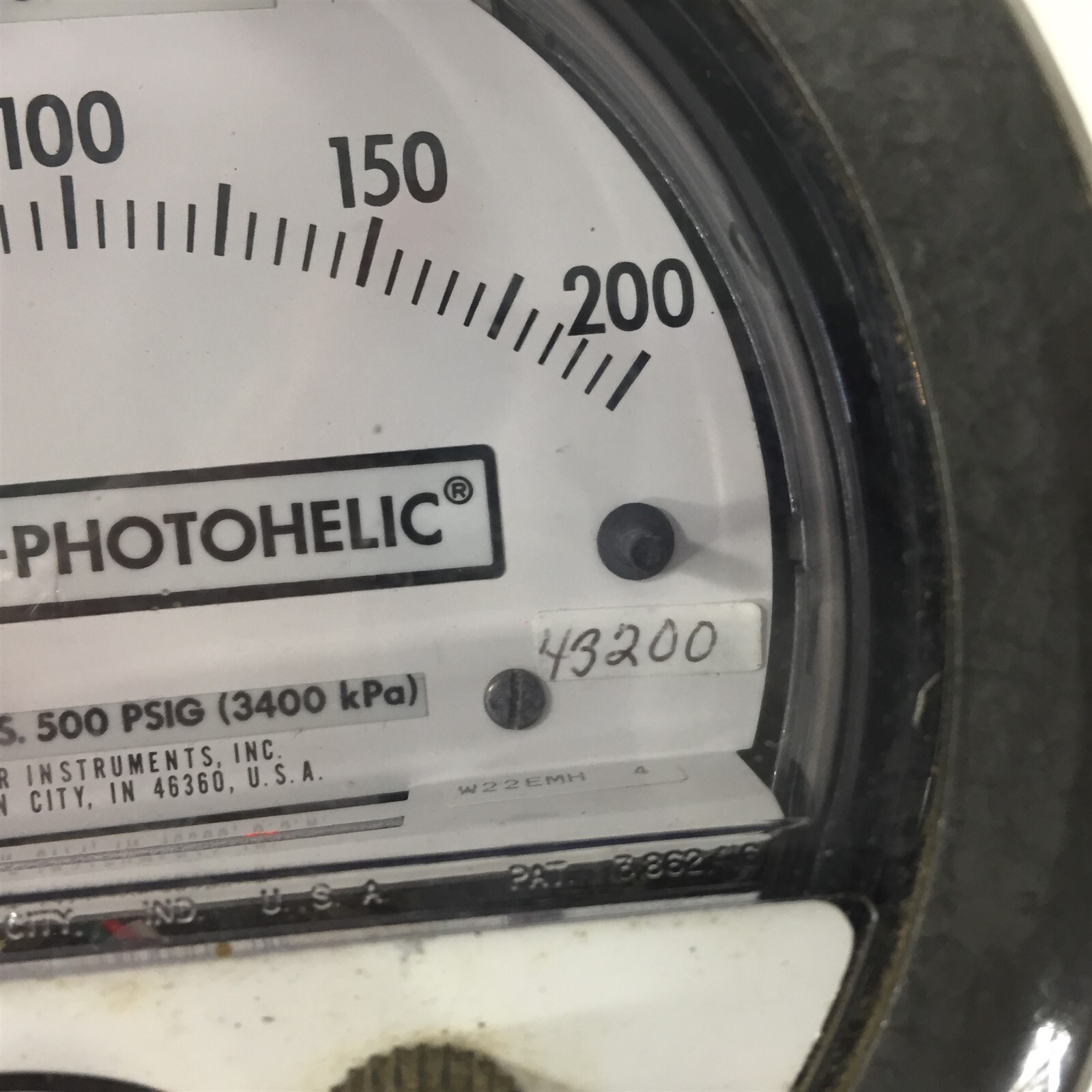 Dwyer Capsu-photohelic 200″ H2O Gauge 4″ Face 43200