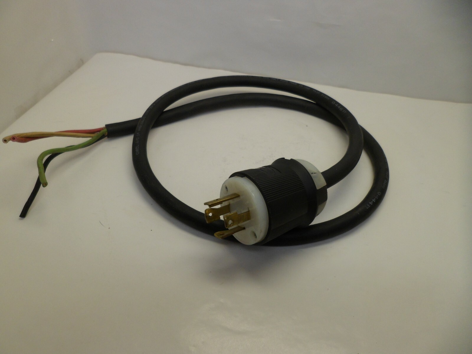HUBBELL HBL2731 TWIST LOCK CONNECTOR W/56-3/4″ LONG CORD 30A 3PH. 480VAC. NOS