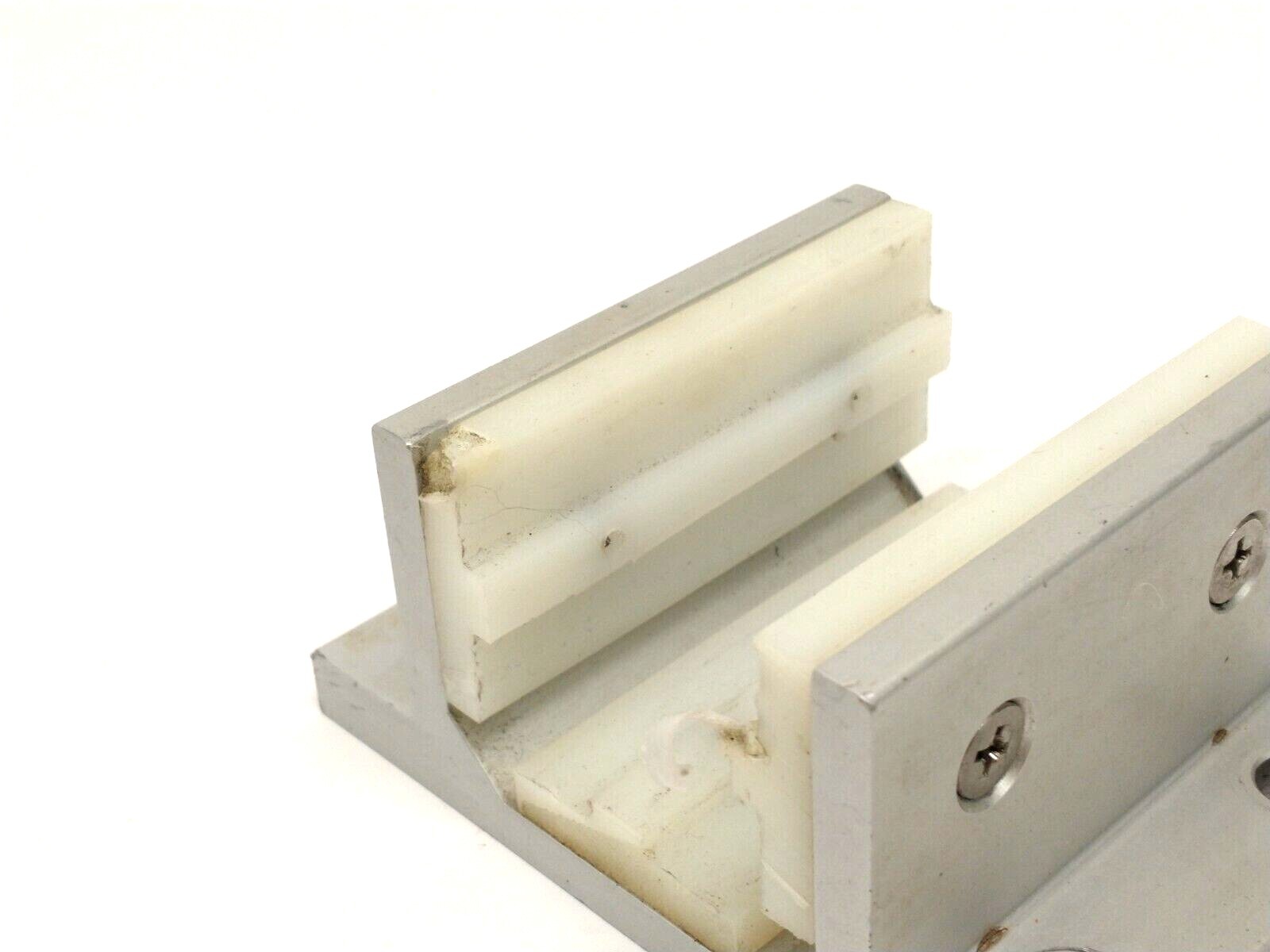 80/20 6825 3-Slot Mount Double Flange Aluminum Linear Bearing DAMAGED PLASTIC
