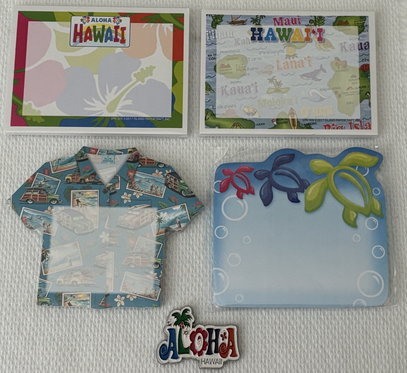 Hawaii – (4) Sealed Notepads, 50 sheets each & (1) Aloha Magnet, with Tags