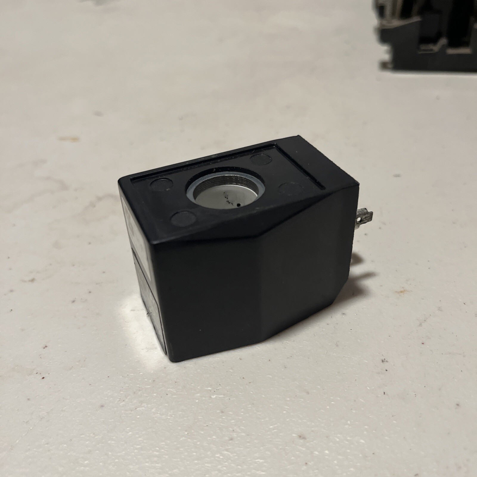 AB410 AC110V solenoid valve water valve coil IP 00/65 SLGPC Sheng Ling