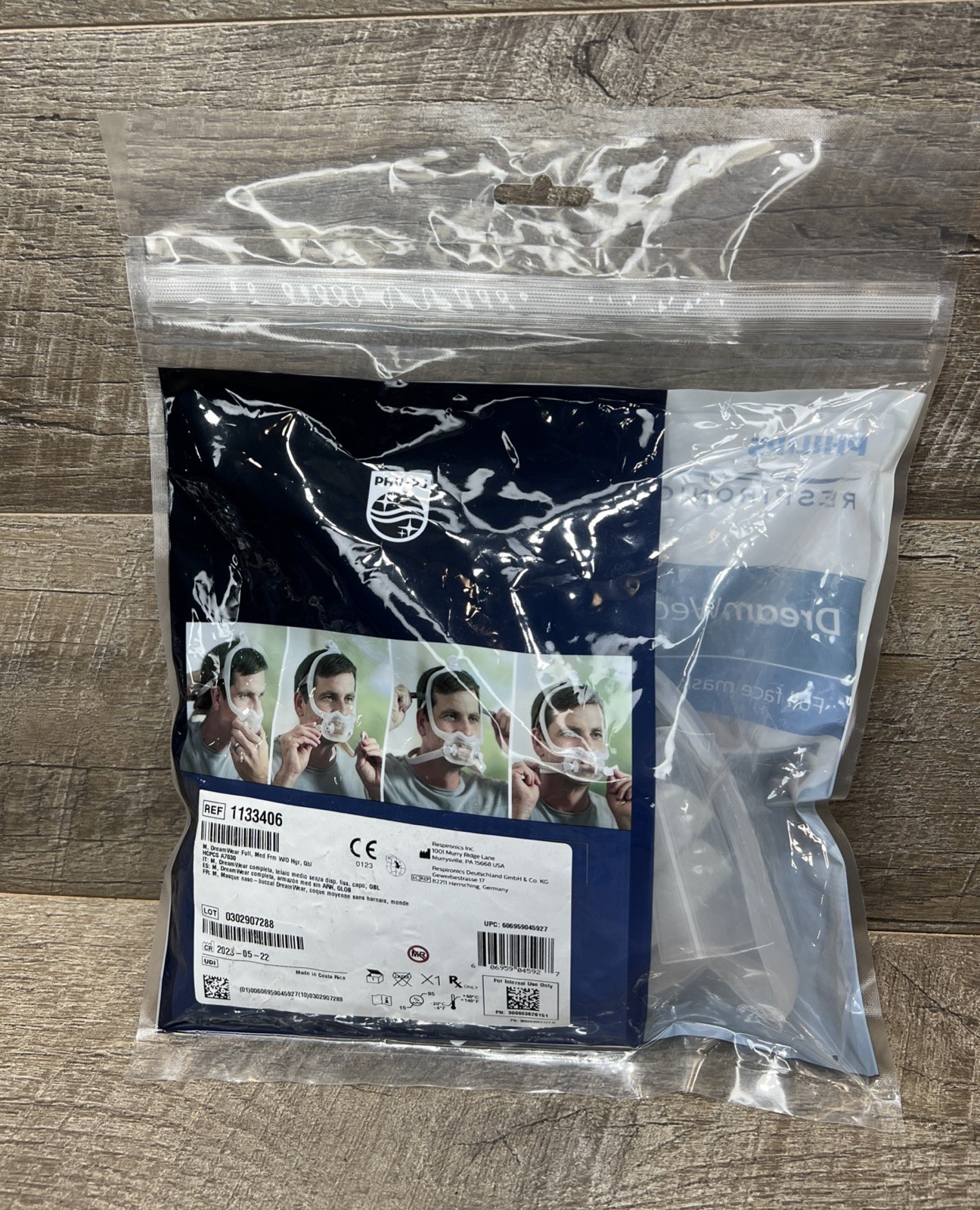 Philips Respironics Dreamwear Sz Medium Full Face Mask with Headgear -NEW Sealed