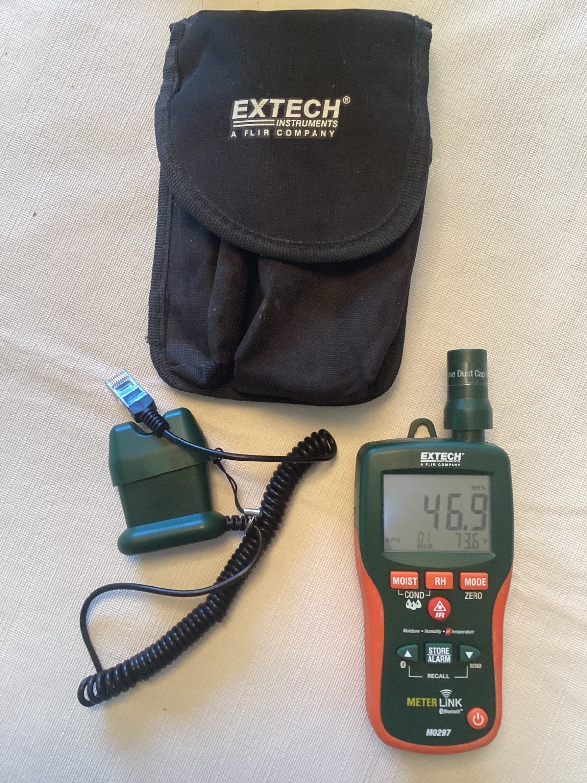 MO297 by Extech – Pinless Moisture Psychrometer