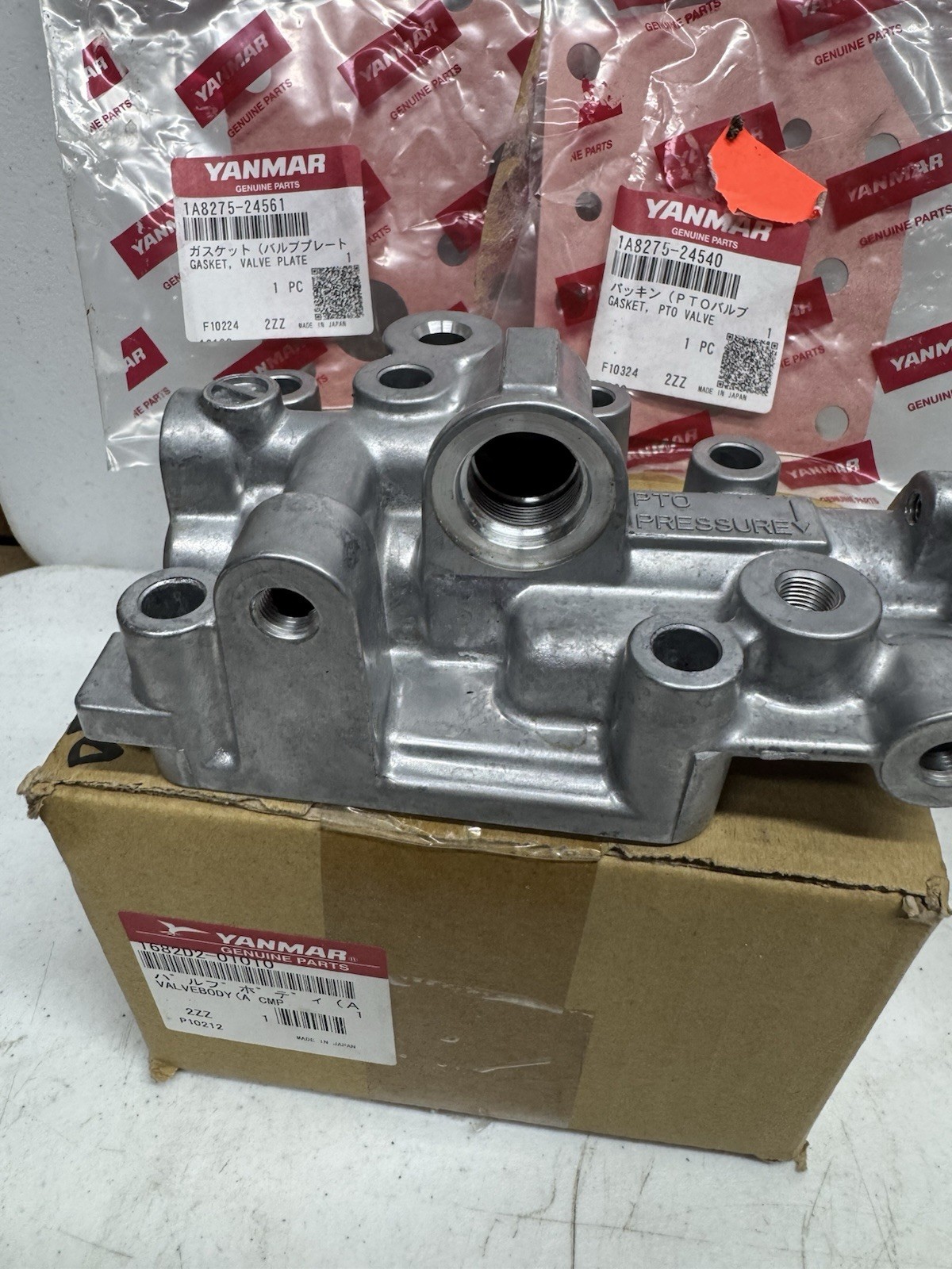 Yanmar Valve Body Part# 1682D2-00010/1682D2-00011