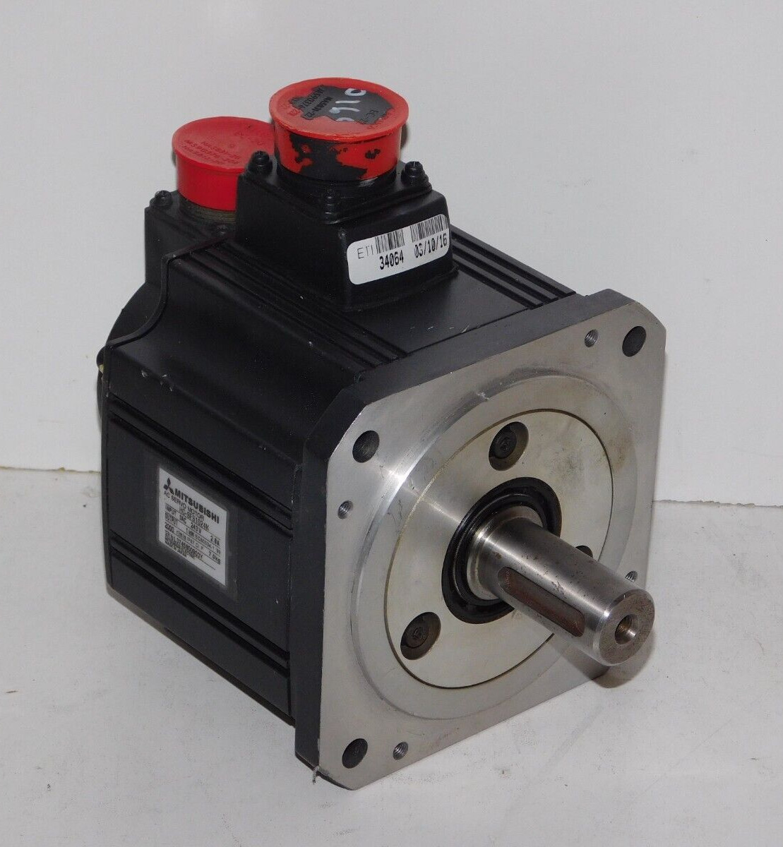 New Mitsubishi HC-SFS1024K AC Servo Motor 3AC 243V 2.6A 2000RPM with Encoder