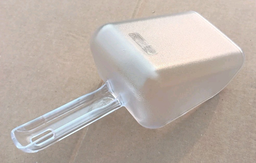 Rubbermaid FG9F7800CLR Clear Sliding Lid w/ 32 oz Scoop for 3602-88