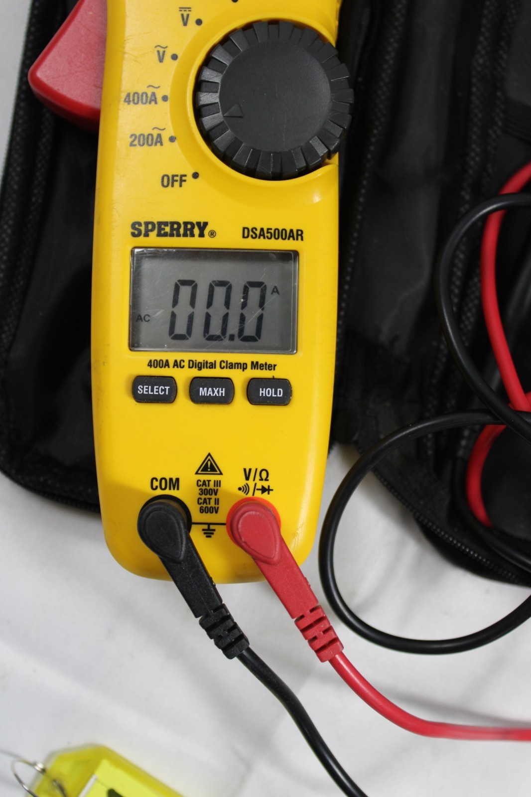 Sperry DSA500AR Digital Clamp Meter CAT III 600V/400A w/Test Leads & Case