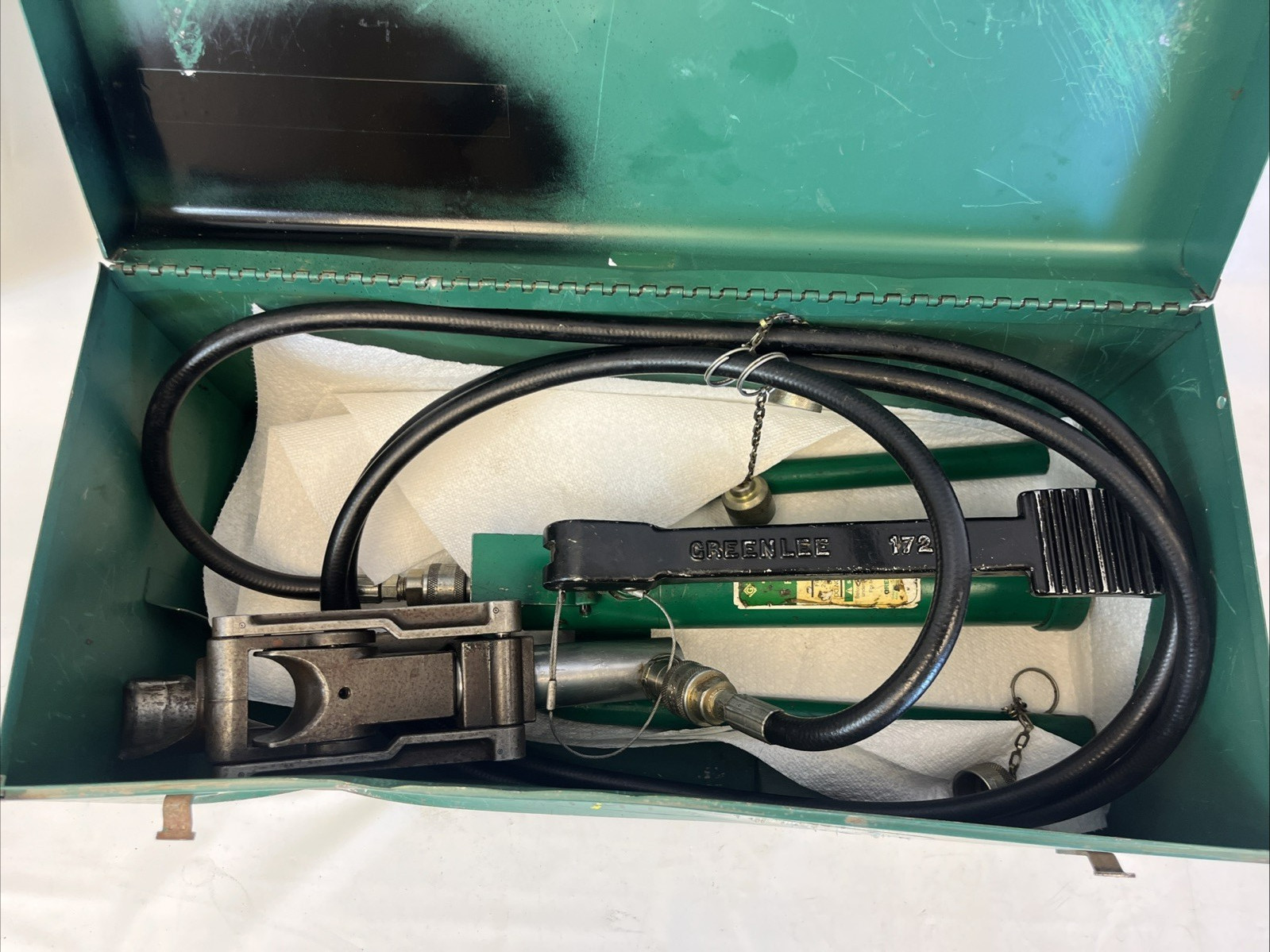 GREENLEE 800 HYDRAULIC CABLE BENDER WITH GREENLEE 1725 HYDRAULIC FOOT PUMP