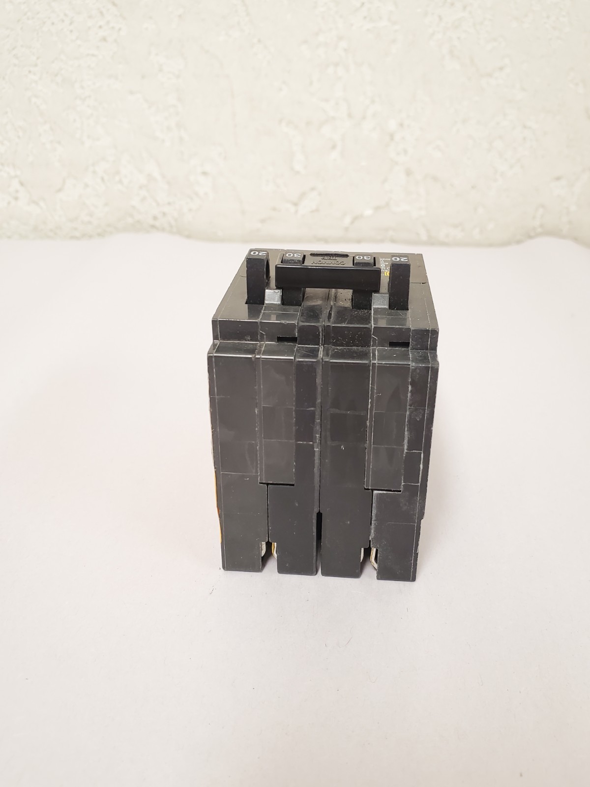 Homeline 2-20 Amp Single-Pole 1-30 Amp 2-Pole Quad Tandem Circuit Breaker