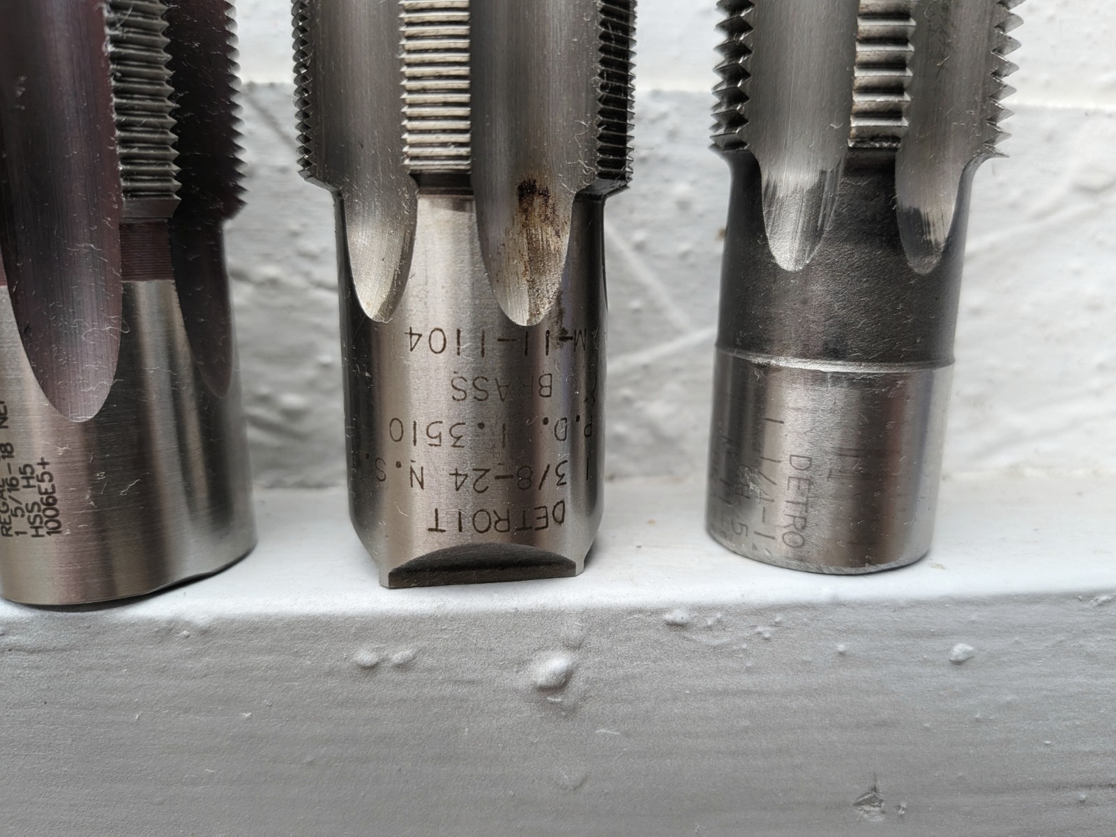LOT OF USA LRG TAPS, GTD 1-3/8″, GTD 2″ -12, REGAL 1-5/8″, REGAL 1-5/16, 12PC