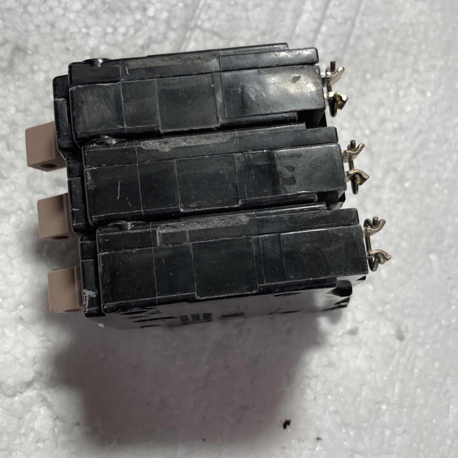 CH115 Cutler-Hammer Type CH Circuit Breaker 1 Pole 15 Amp 120V PLASTIC FOOT