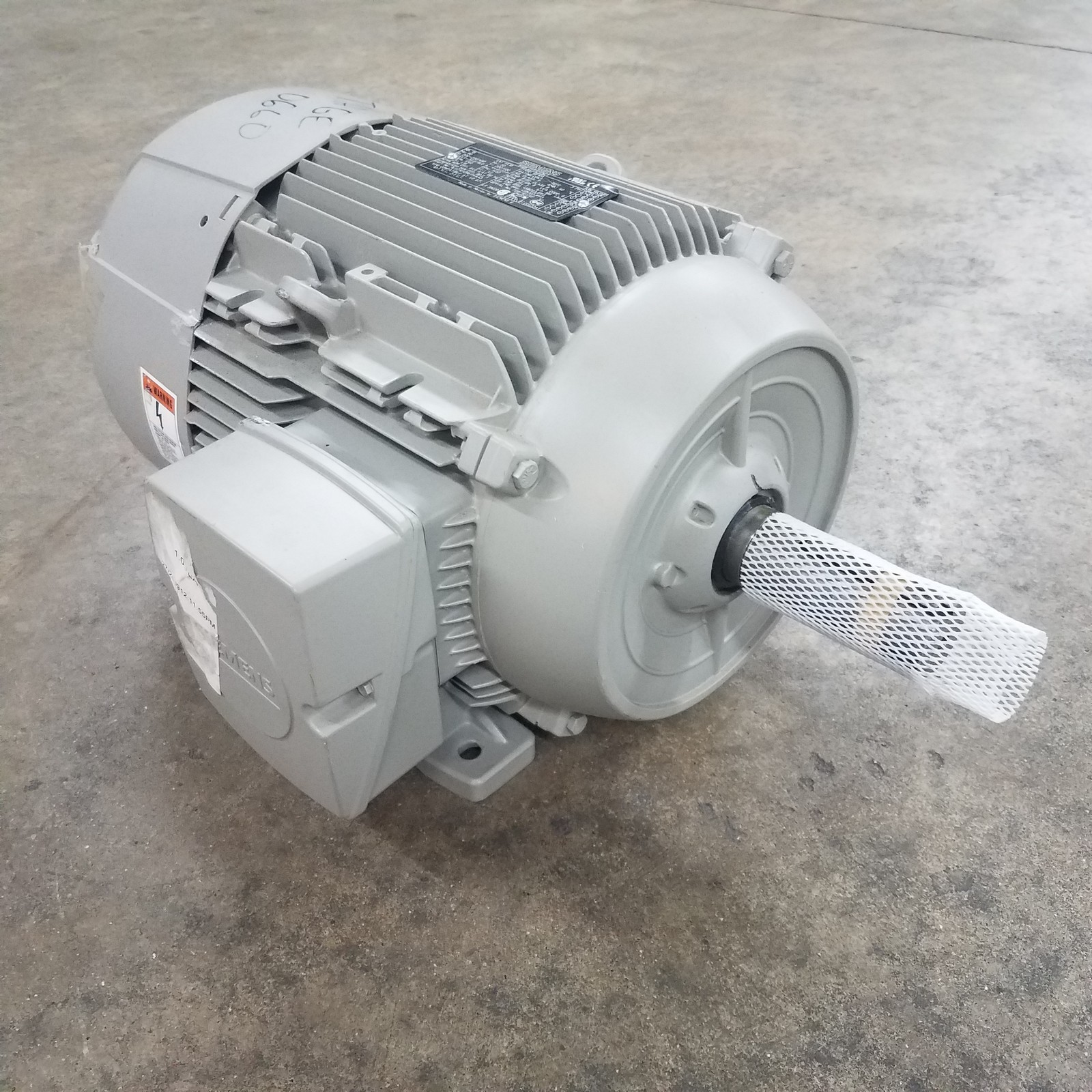 Siemens 1LE21012BB114AA3 Motor, 1760 Rpm, 15 Hp, 230/460 V, Fr: 254T, 3 Ph, 60Hz