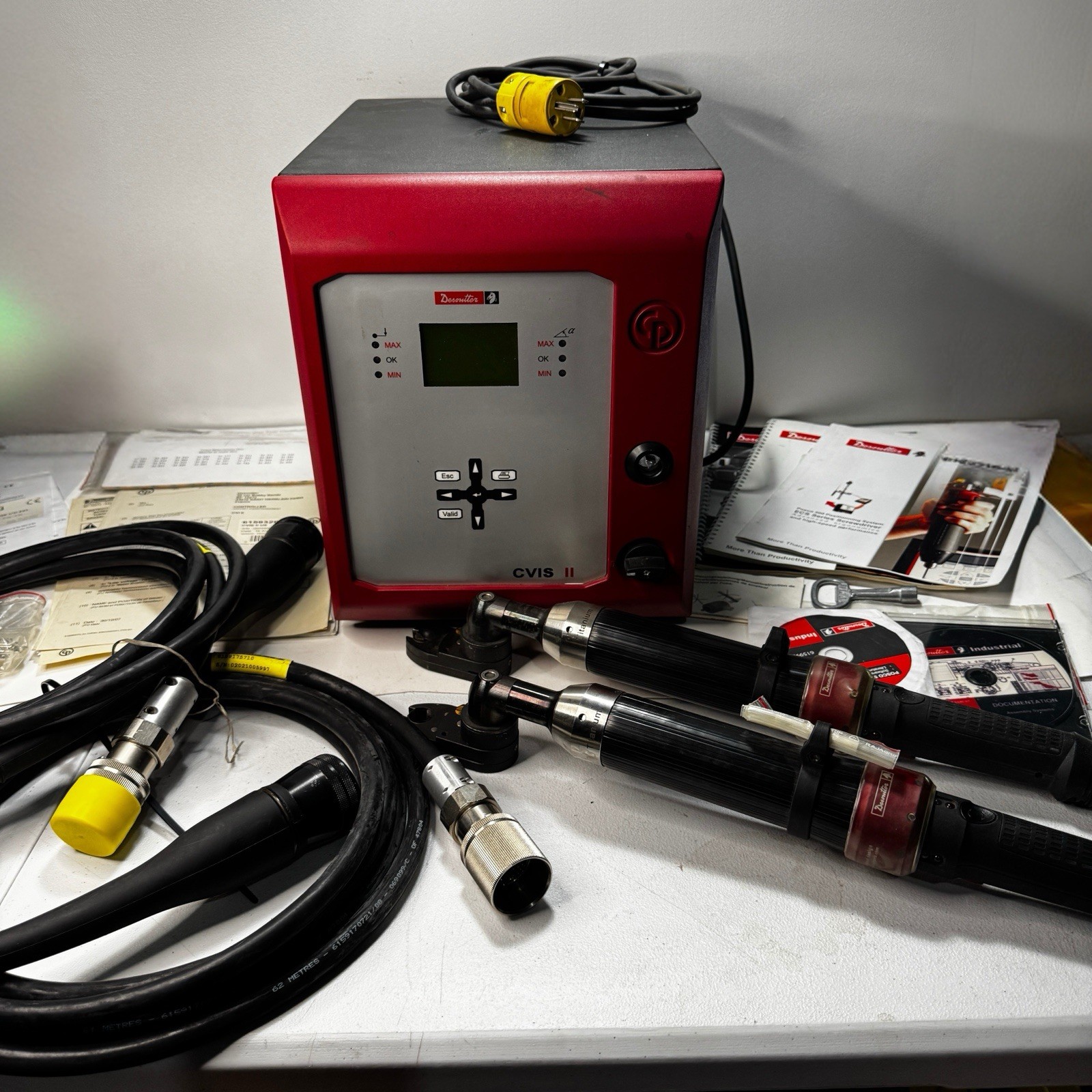 Desoutter CVIS II Torque Controller System w/ 2 Servo Tools, Cables, Powered Up