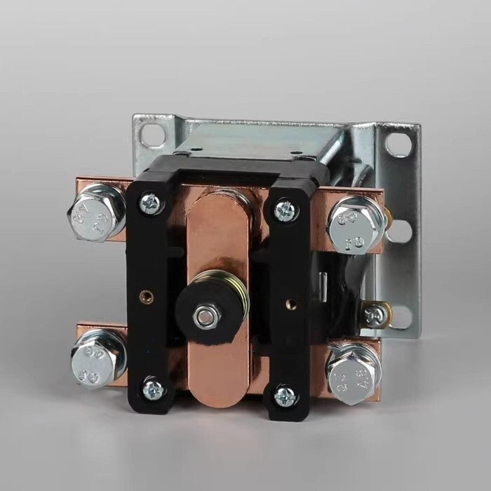 IC4482CTTA300AH124XN Electric Vehicle Single Link Main Control DC Contactor 24V