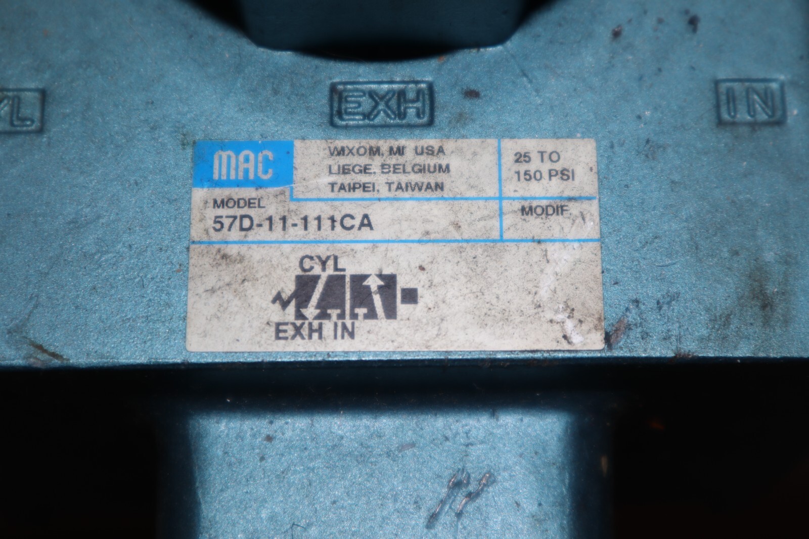 MAC 3 Way Spool Valve 57D-11-111CA & Norgren 11-008-009 Air Pressure Regulator