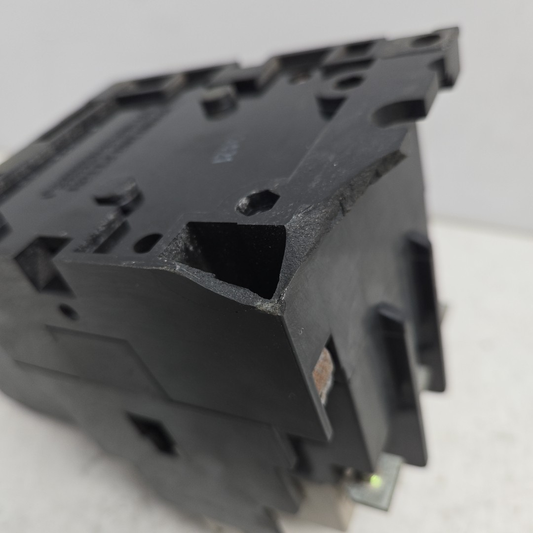 Mitsubishi S-K95 Magnetic Contactor 3 Pole w/ TH-K60TAKP Overload Relay Damage