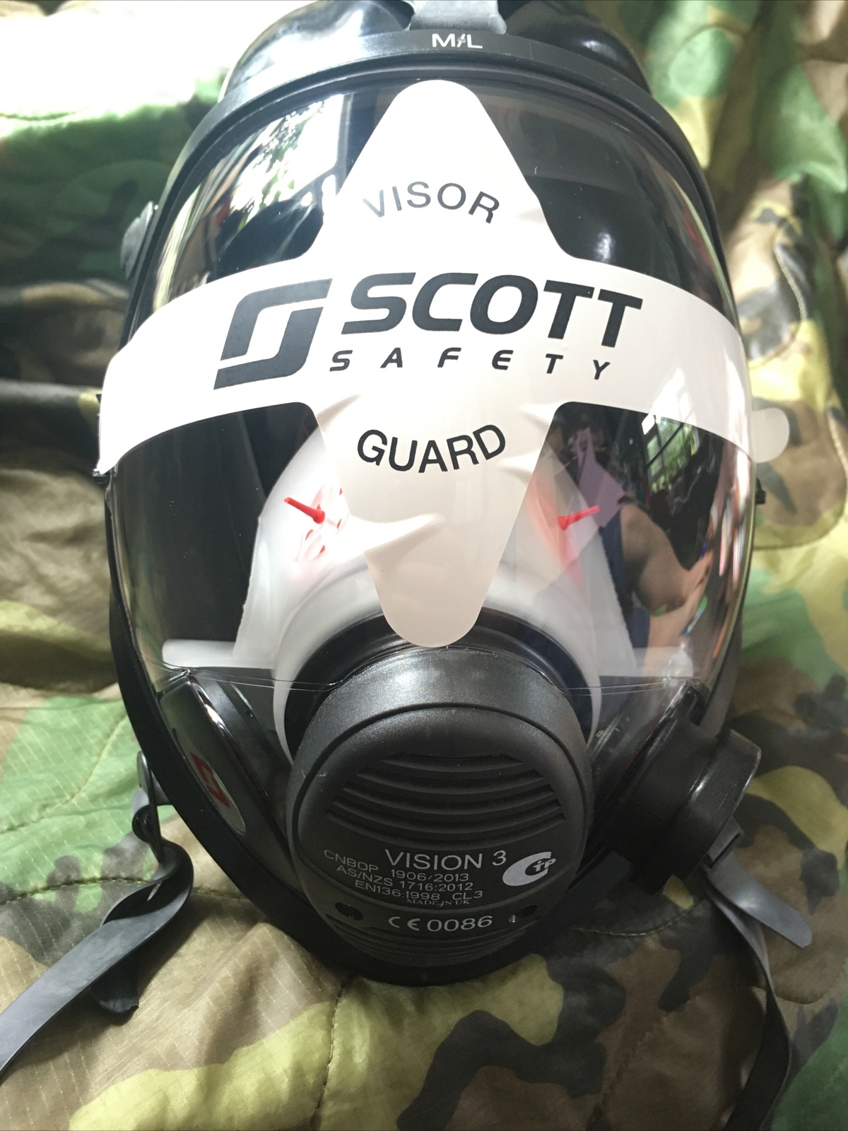 Scott Safety Vision 3 LQF Panoramic Gas Mask Respirator Size M/L EN136 CLASS 3
