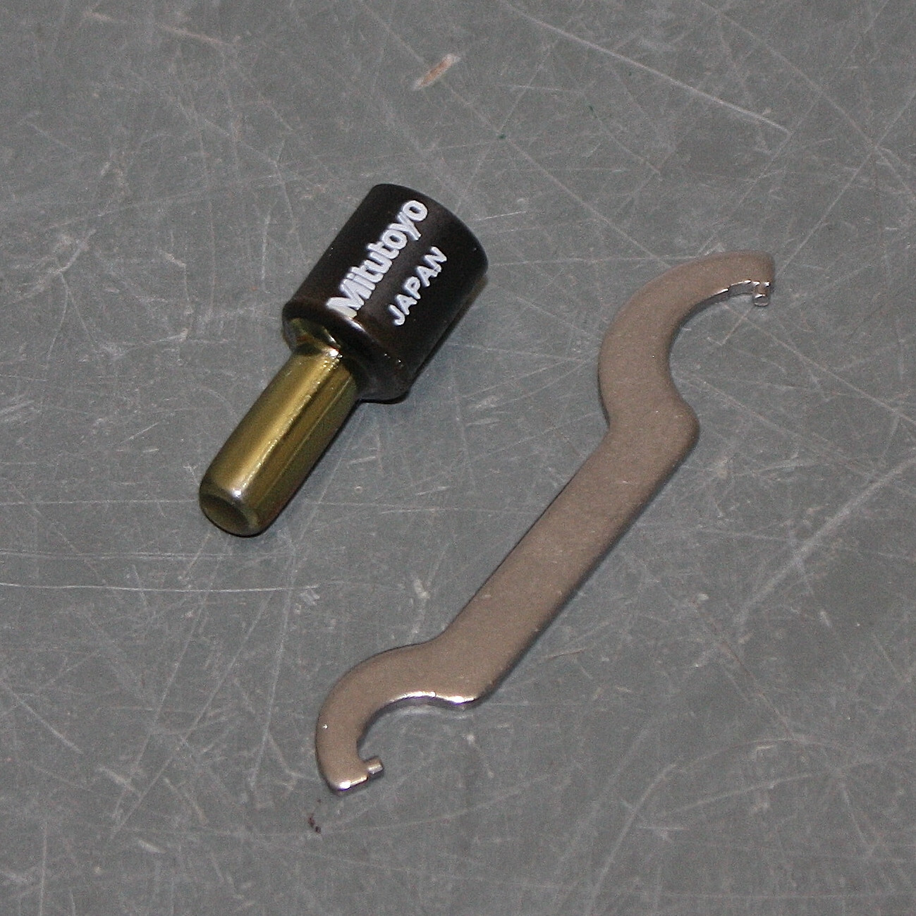 Mitutoyo Micrometer 114-161, 3 Flute, V-Anvil, 1-15mm, 0.01mm Grad., +/-0.004mm