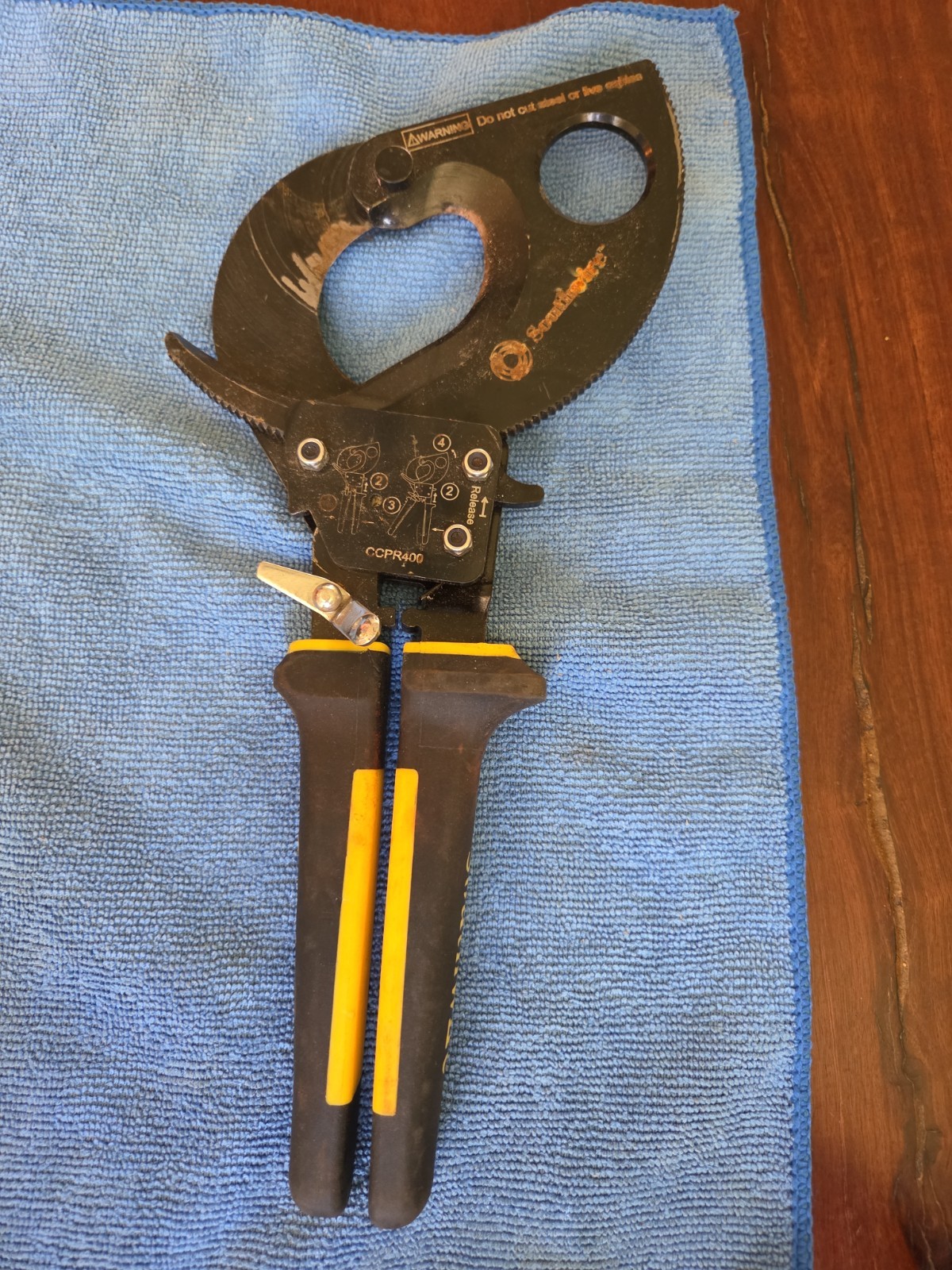 Southwire CCPR400 Heavy Duty Ratcheting Cable Cutters for 750 KCMIL Copper 10…