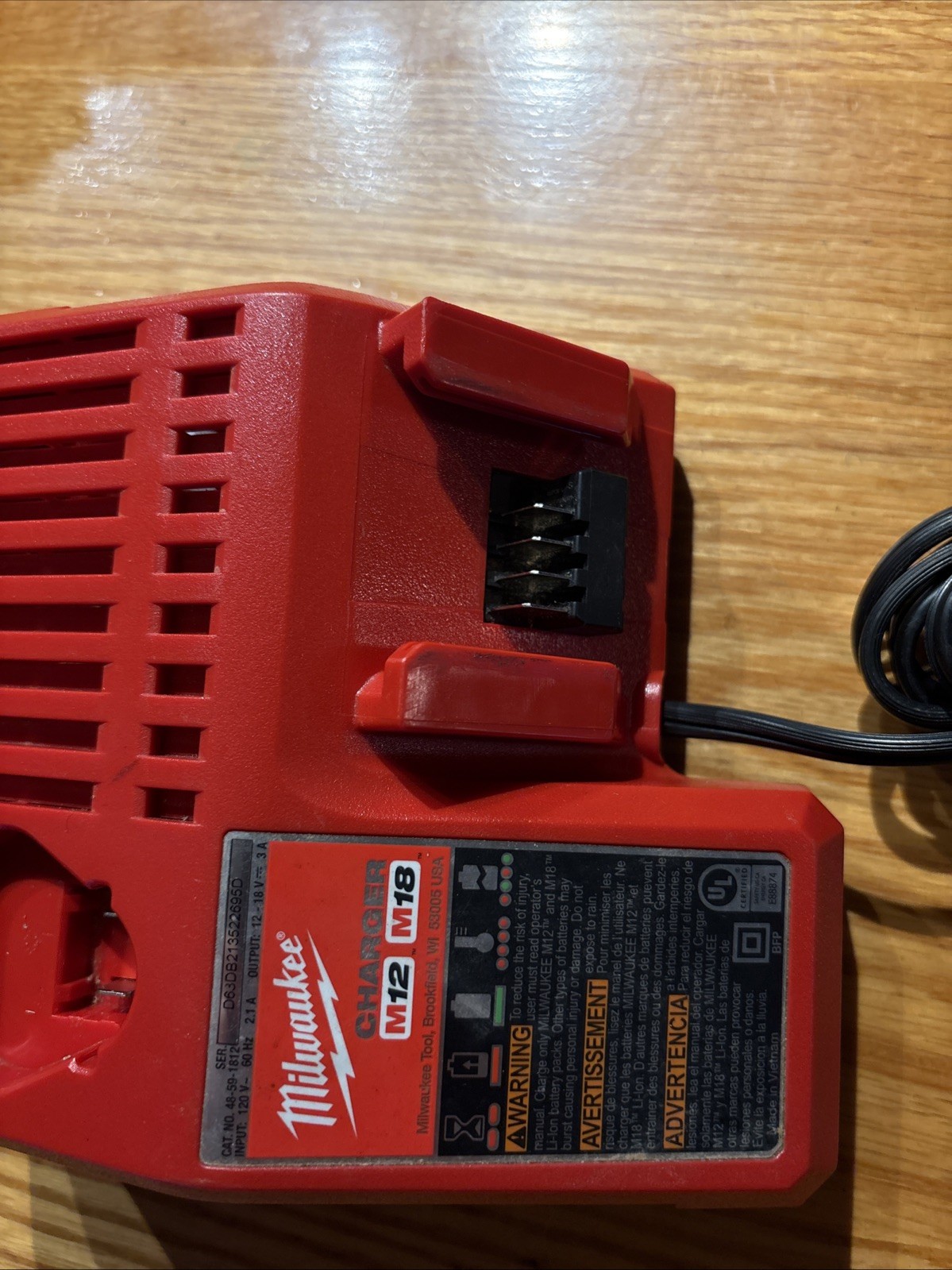 Genuine MILWAUKEE 48-59-1812 18V M12 / M18 LITHIUM ION CHARGER