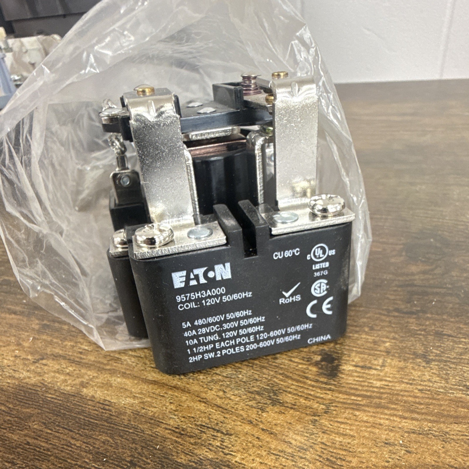 Eaton 9575H3A000 Power Relay/Contactor 120V AC Coil 50/60Hz 40A 2hp