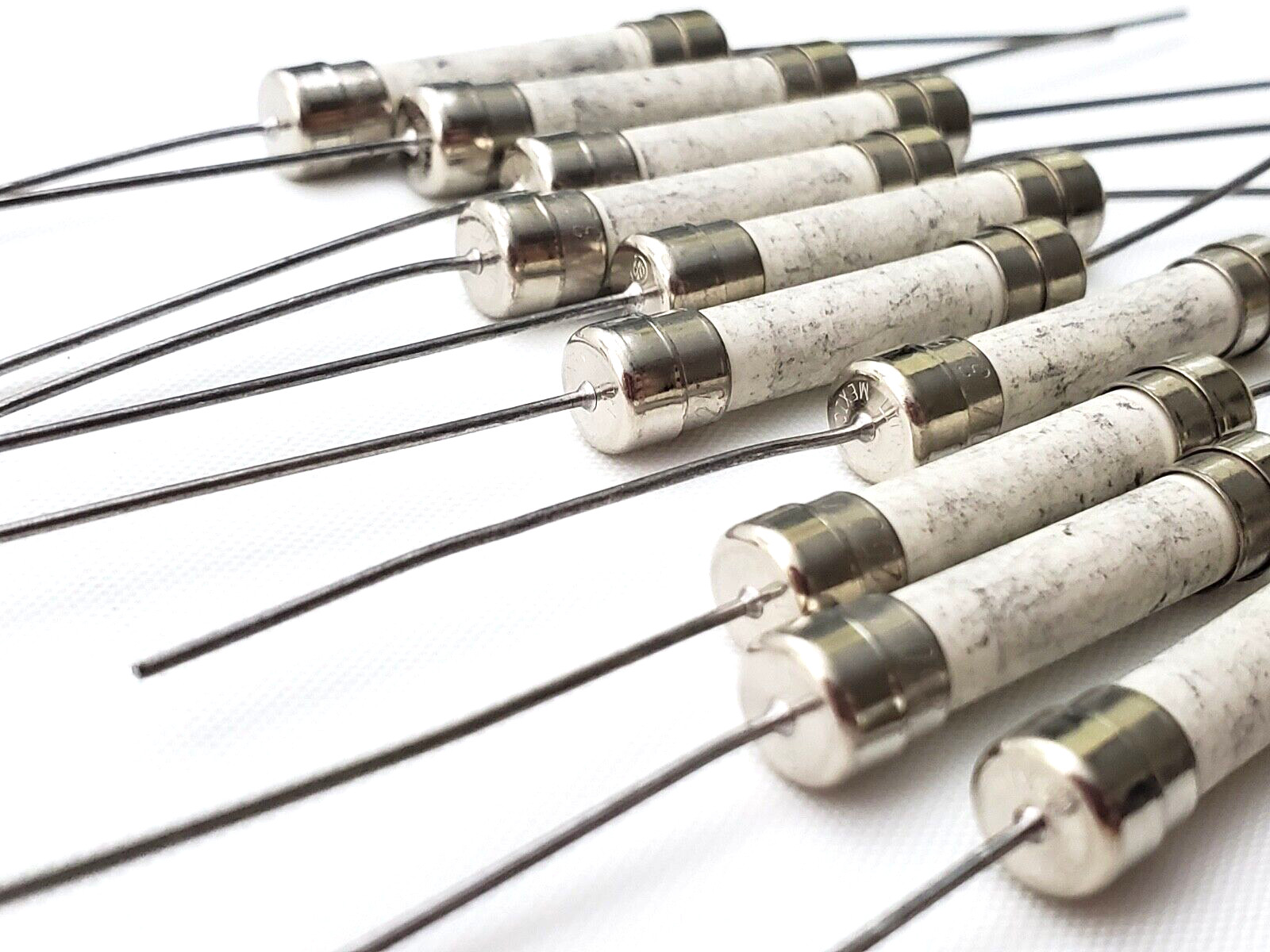 Lot of 61 Littelfuse 3AB 8A Pigtail Fuses 8 Amp 250 Volt 325008 SB/PT Vintage