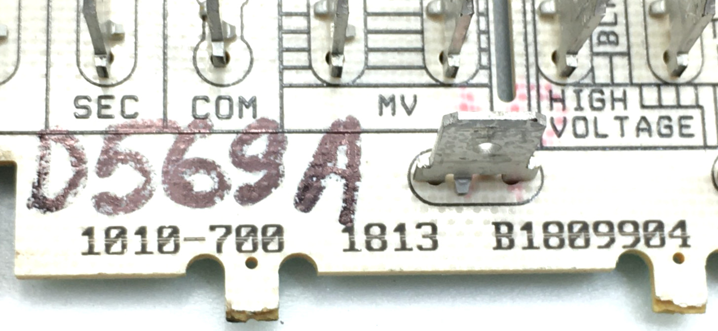 Goodman 1010-700 Furnace Control Circuit Board B1809904 used #D569A