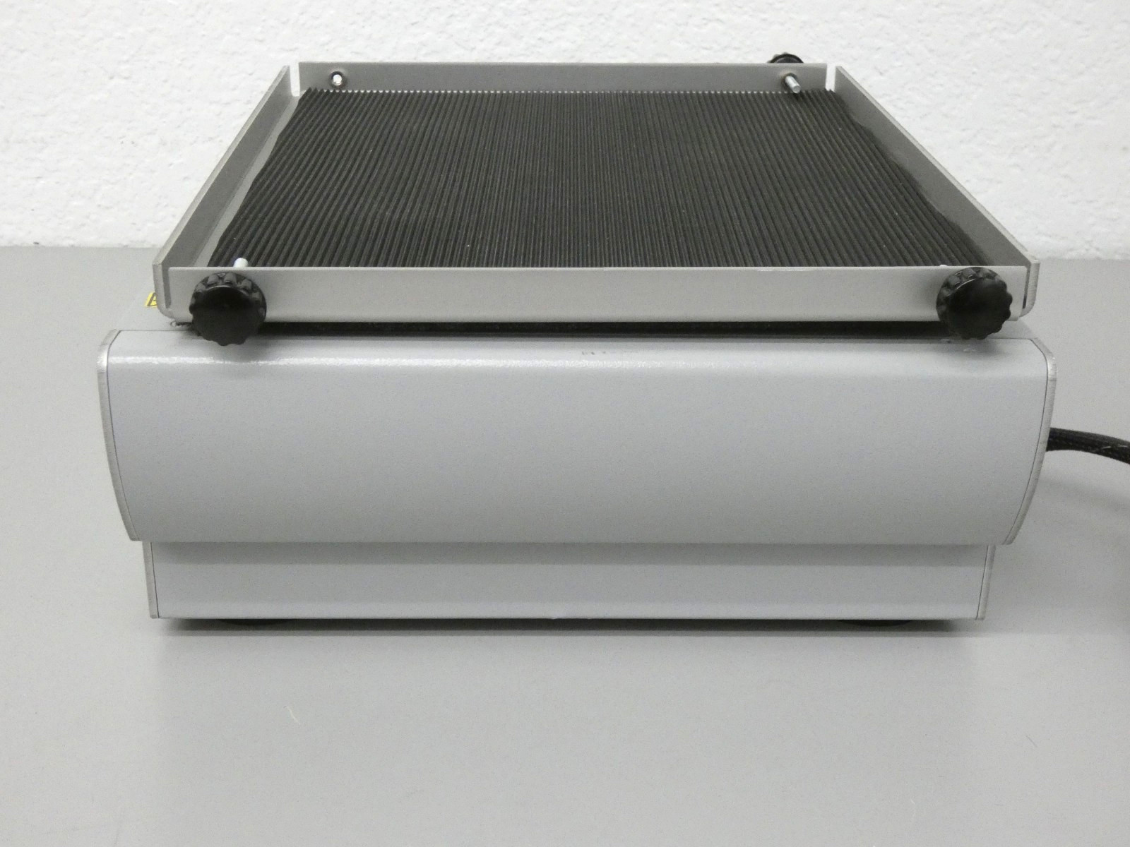 VWR Dura-Shaker For Extreme Environments, CO2-, Humidity-Resistant, 120V