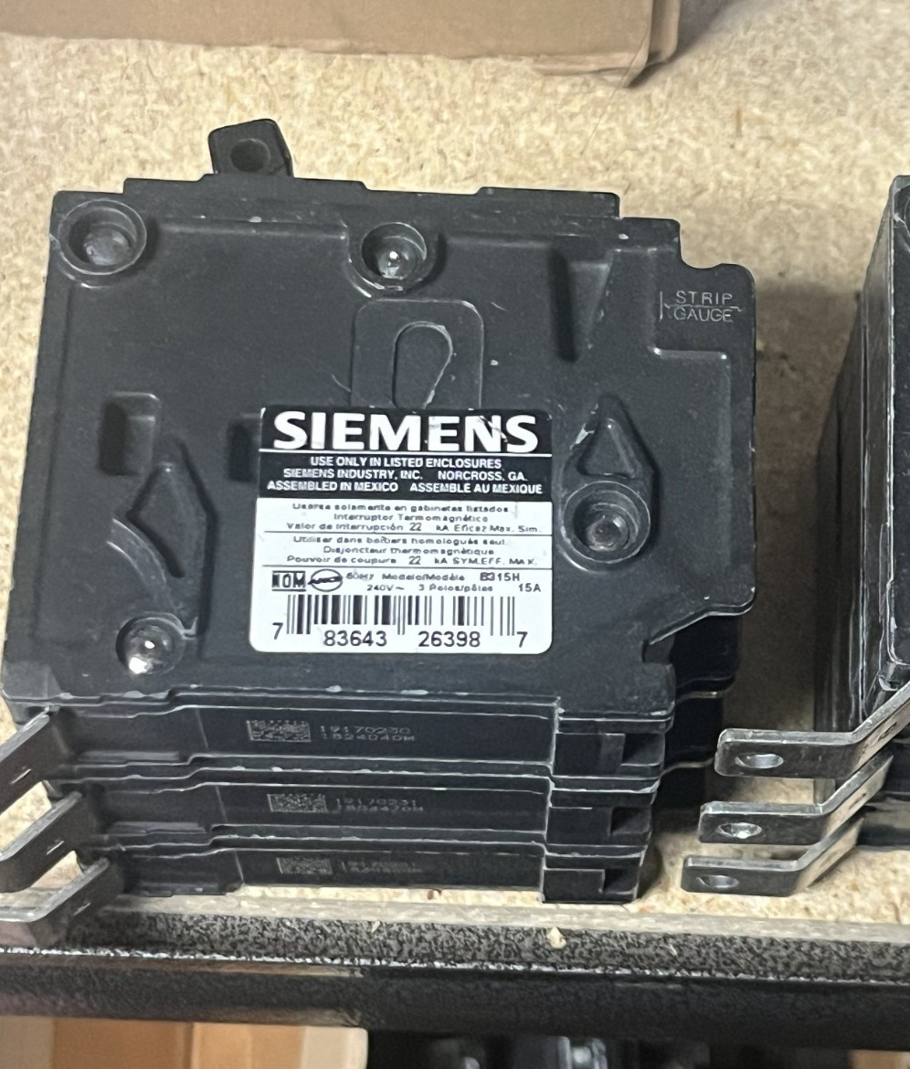 B315H Molded Case 15V 240V Circuit Breaker 3P BL Series BLH Circuit Breaker NEW