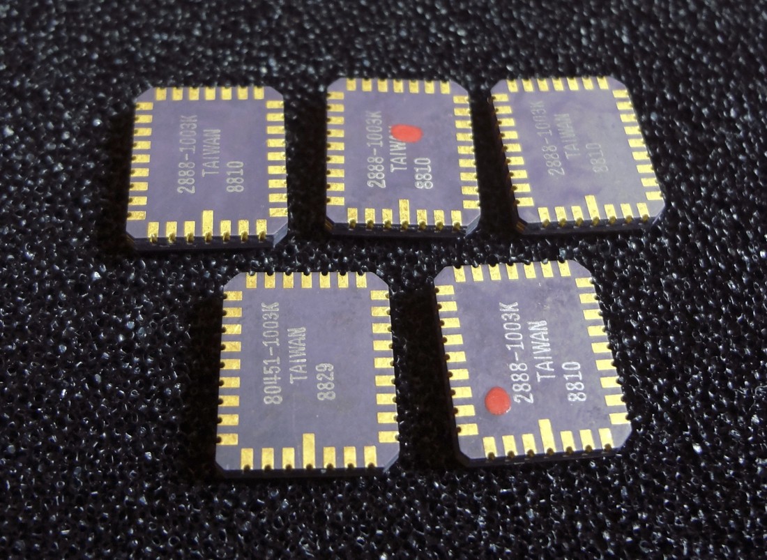 5Pcs Vintage Atmel AT27C256-25LC 256Kbit 32Kx8 Eprom Ceramic Gold LCC-32