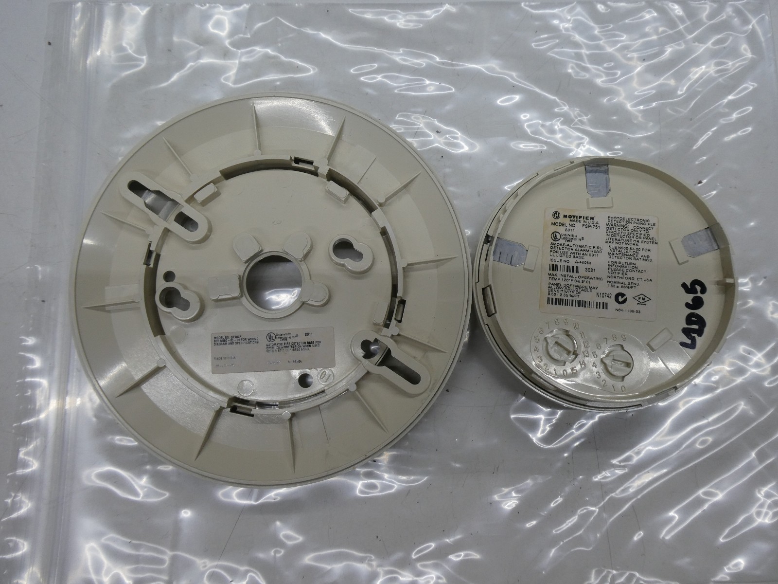 🍀 NICE! Notifier FSP-751 Photoelectric Smoke Detector w/ B710LP Base LOT AVAIL