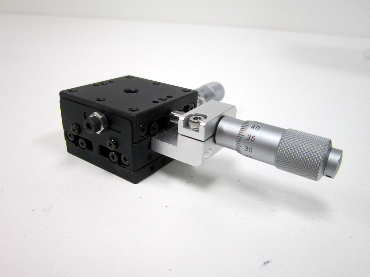 OPTO SIGMA TAM-402 40MM 40MM XY AXIS LINEAR STAGE 1.57″ ~ TAM-402C STYLE