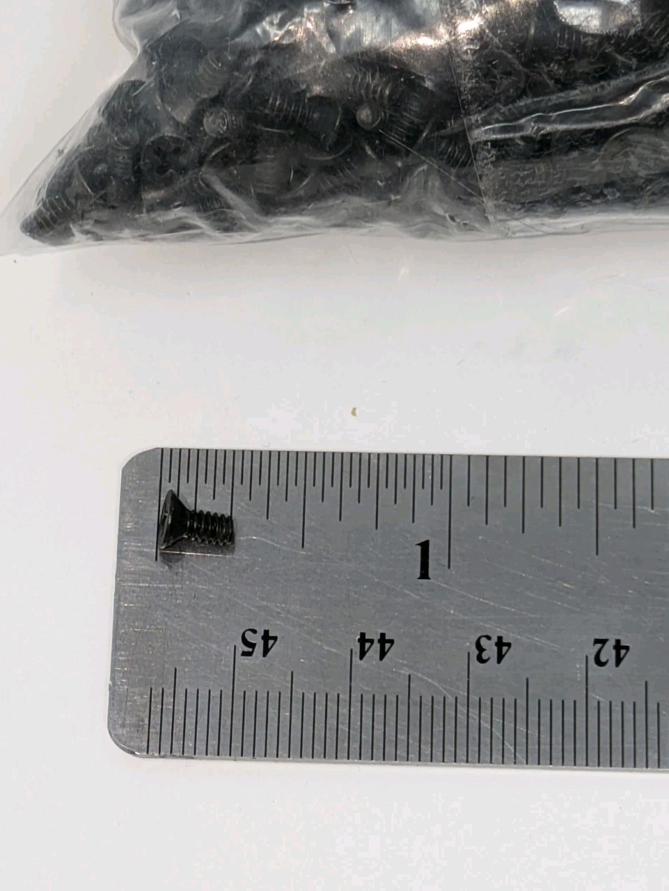 28lb Lot Assorted Machine Screws Industrial – Sizes / Weights as shown